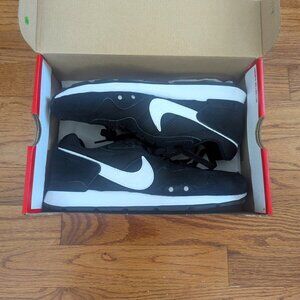 Nike Women's Nike Venture Runner Shoes